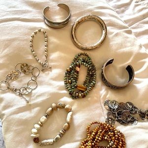 One lot of 16 bracelets all Silpada